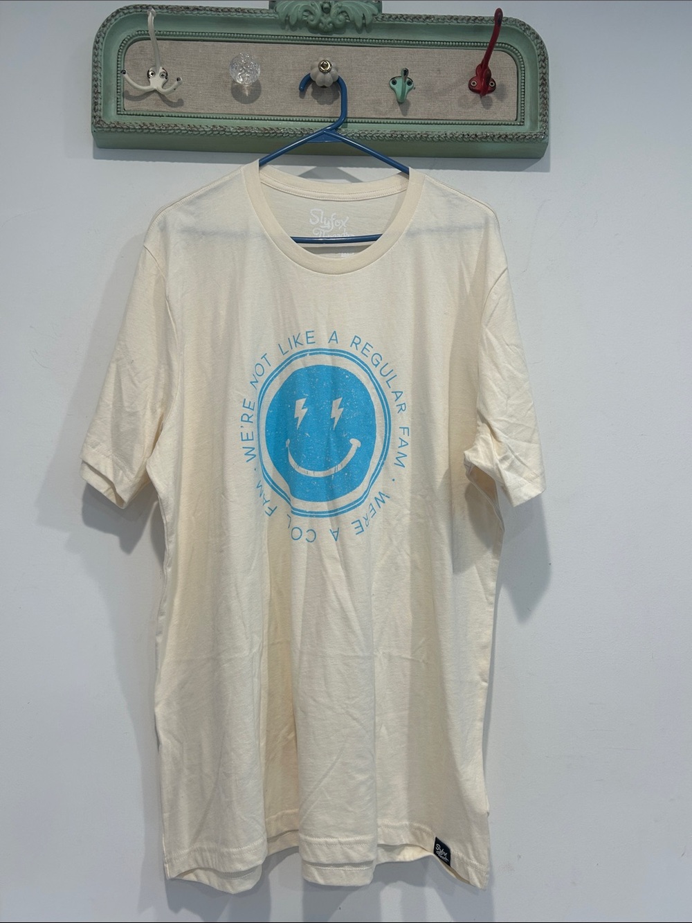 We’re a cool fan Cream Short-Sleeve Tee with Blue Smiley Graphic women’s XL nwot